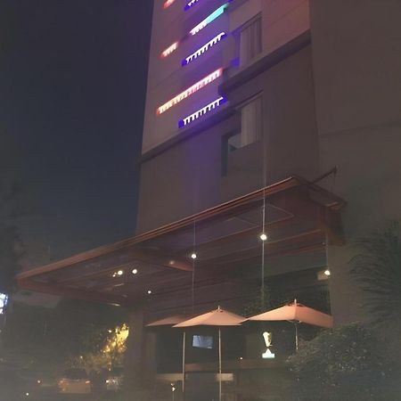 G Suites Hotel By Amithya Surabaya Exterior photo