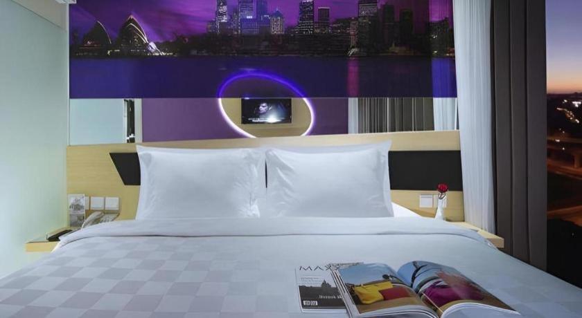 G Suites Hotel By Amithya Surabaya Exterior photo